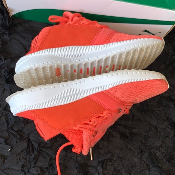 Puma - Picture 4 of 6